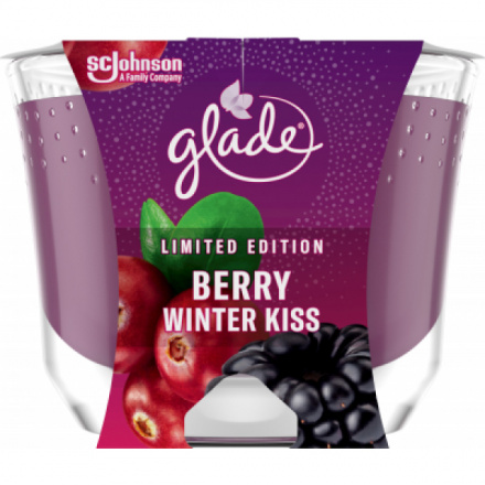 Glade Maxi Berry Winter Kiss parfémovaná svíčka, 224 g