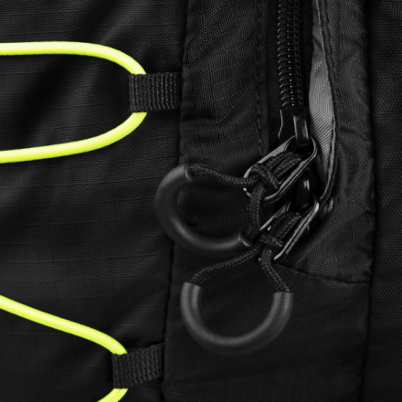 Spokey DEW Sportovní, cyklistický a běžecký batoh, černý s žluto-zelenými doplňky, 15 l, K926803